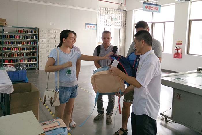 20年外贸专业生产背包出口实体厂家 20年外贸专业生产背包出口实体厂家