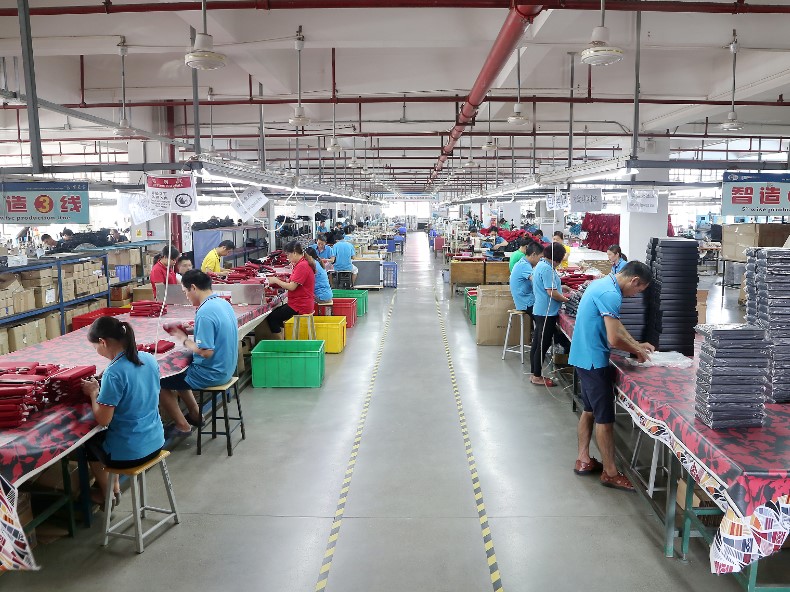 广东双肩包厂家，双肩包定制，双肩包定做